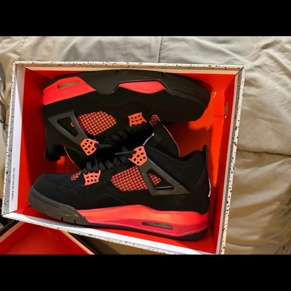 Air Jordan 4 Retro Black and Gray - Picture 2 of 9